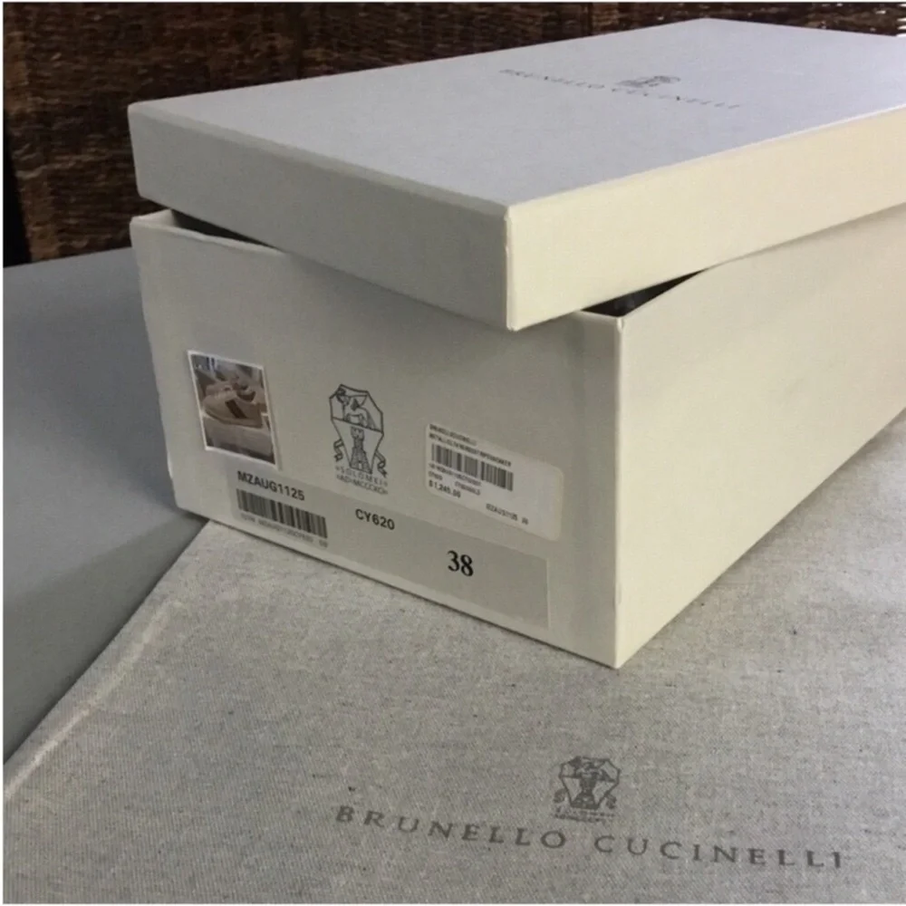 Brunello Cucinelli empty bix